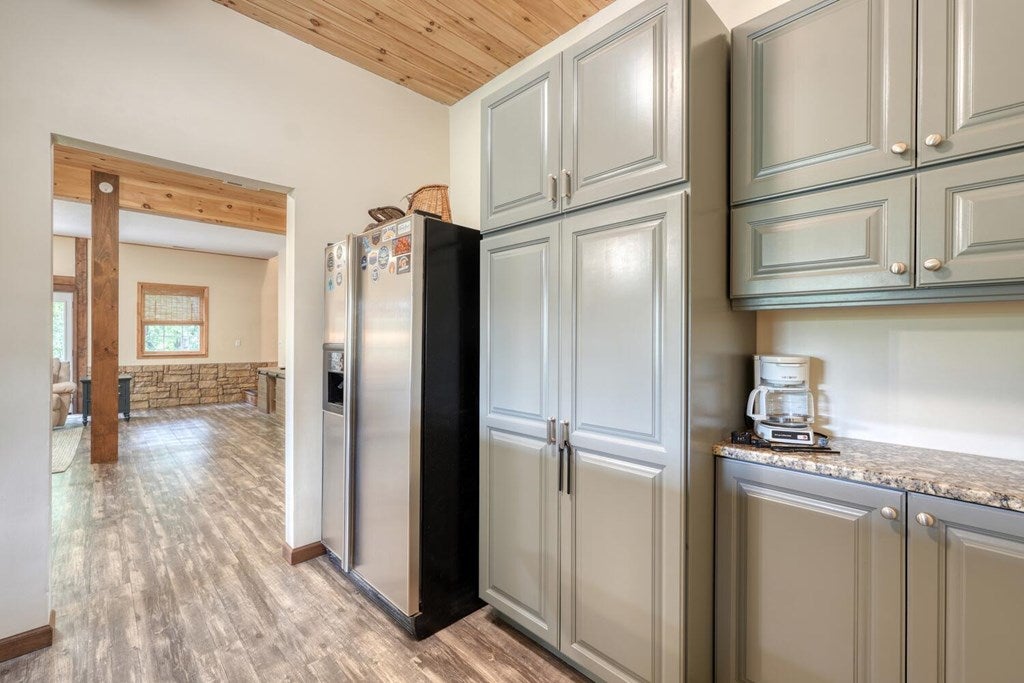 Blairsville, Georgia, 30512, United States, 4 Bedrooms Bedrooms, ,4 BathroomsBathrooms,Residential,Active,1920254