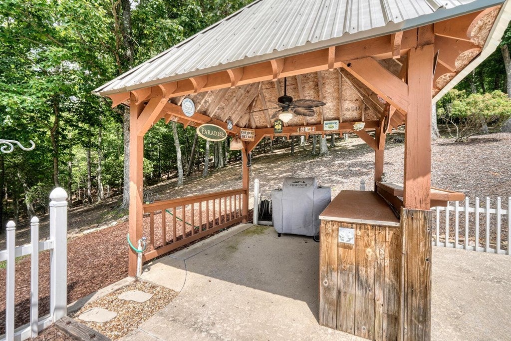 Blairsville, Georgia, 30512, United States, 4 Bedrooms Bedrooms, ,4 BathroomsBathrooms,Residential,Active,1892611
