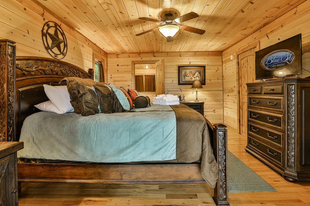 Blue Ridge, Georgia, 30513, United States, 4 Bedrooms Bedrooms, ,4 BathroomsBathrooms,Residential,Active,1998761