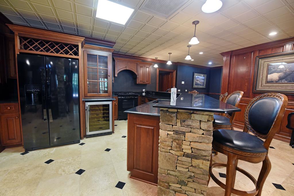 Blairsville, Georgia, 30512, United States, 5 Bedrooms Bedrooms, ,5 BathroomsBathrooms,Residential,Active,1888957