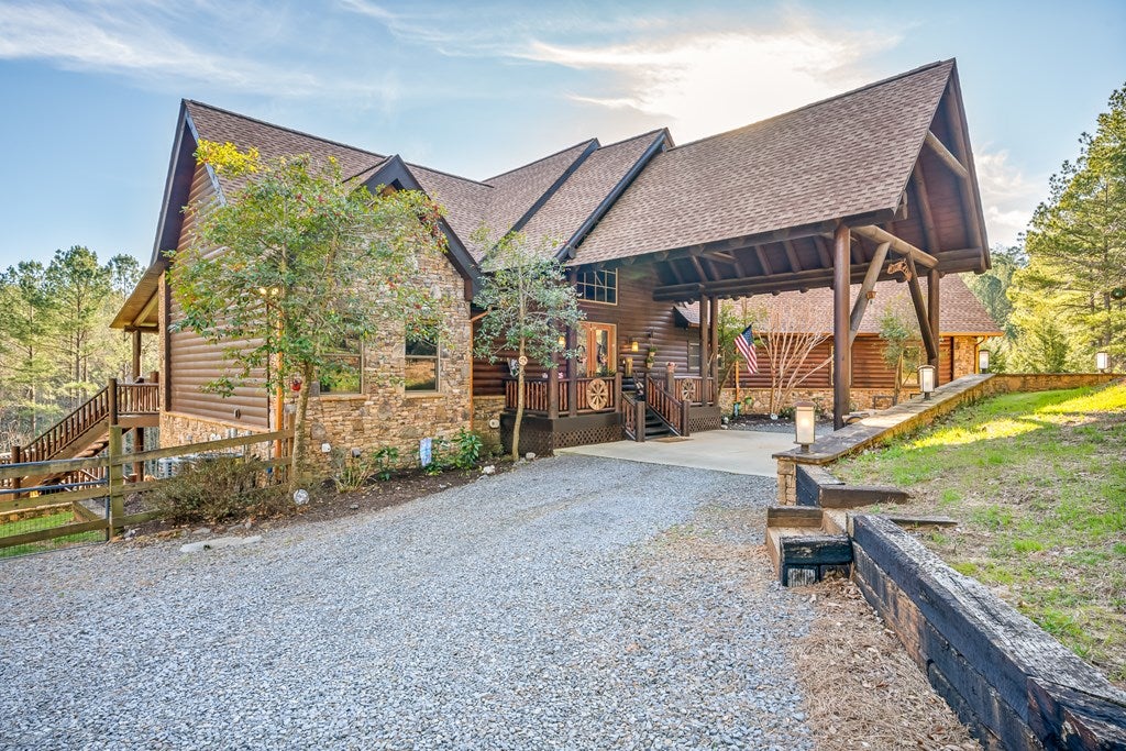 Murphy, North Carolina, 28906, United States, 4 Bedrooms Bedrooms, ,7 BathroomsBathrooms,Residential,Active,1748698