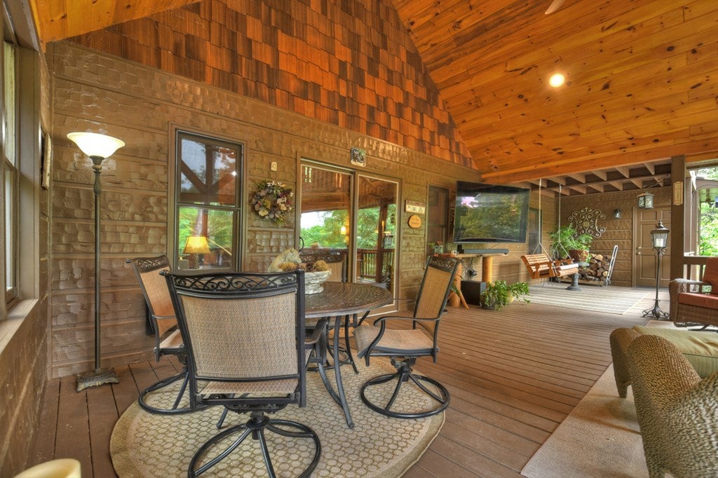 Morganton, Georgia, 30560, United States, 4 Bedrooms Bedrooms, ,6 BathroomsBathrooms,Residential,Active,1944072