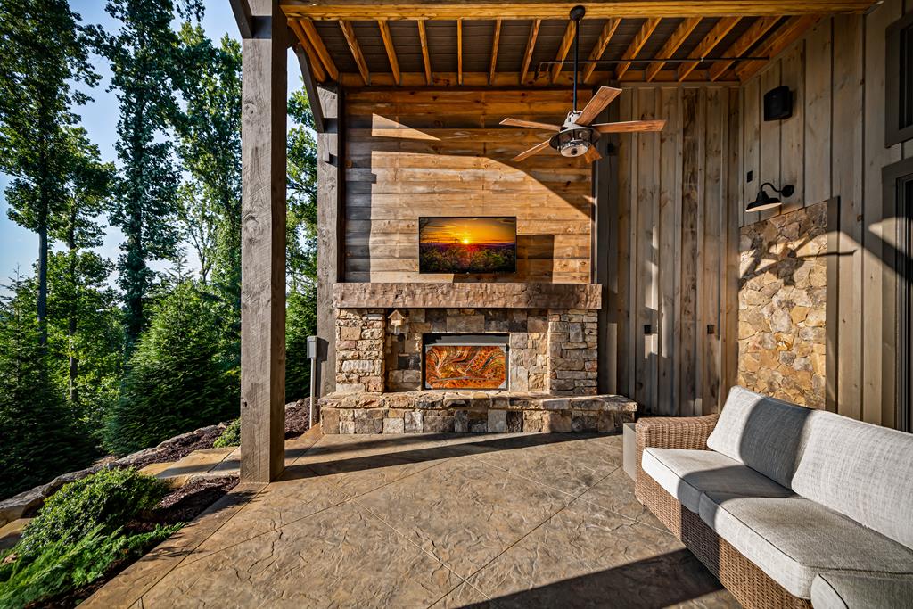Blue Ridge, Georgia, 30513, United States, 4 Bedrooms Bedrooms, ,5 BathroomsBathrooms,Residential,Active,1904743