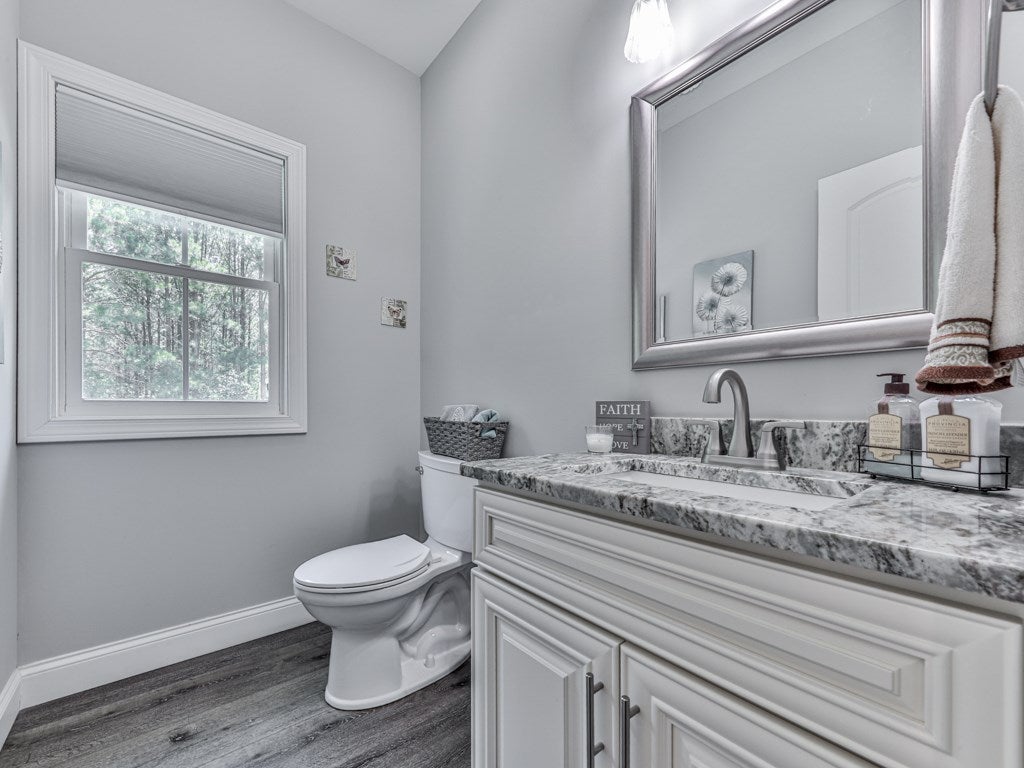 Ellijay, Georgia, 30540, United States, 4 Bedrooms Bedrooms, ,5 BathroomsBathrooms,Residential,Active,2007131