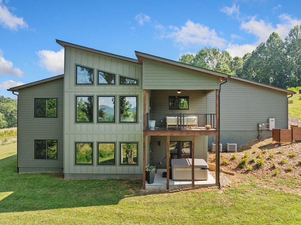 Morganton, Georgia, 30560, United States, 4 Bedrooms Bedrooms, ,4 BathroomsBathrooms,Residential,Active,1920223