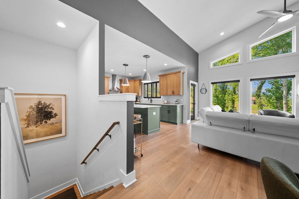 Morganton, Georgia, 30560, United States, 4 Bedrooms Bedrooms, ,4 BathroomsBathrooms,Residential,Active,1920223