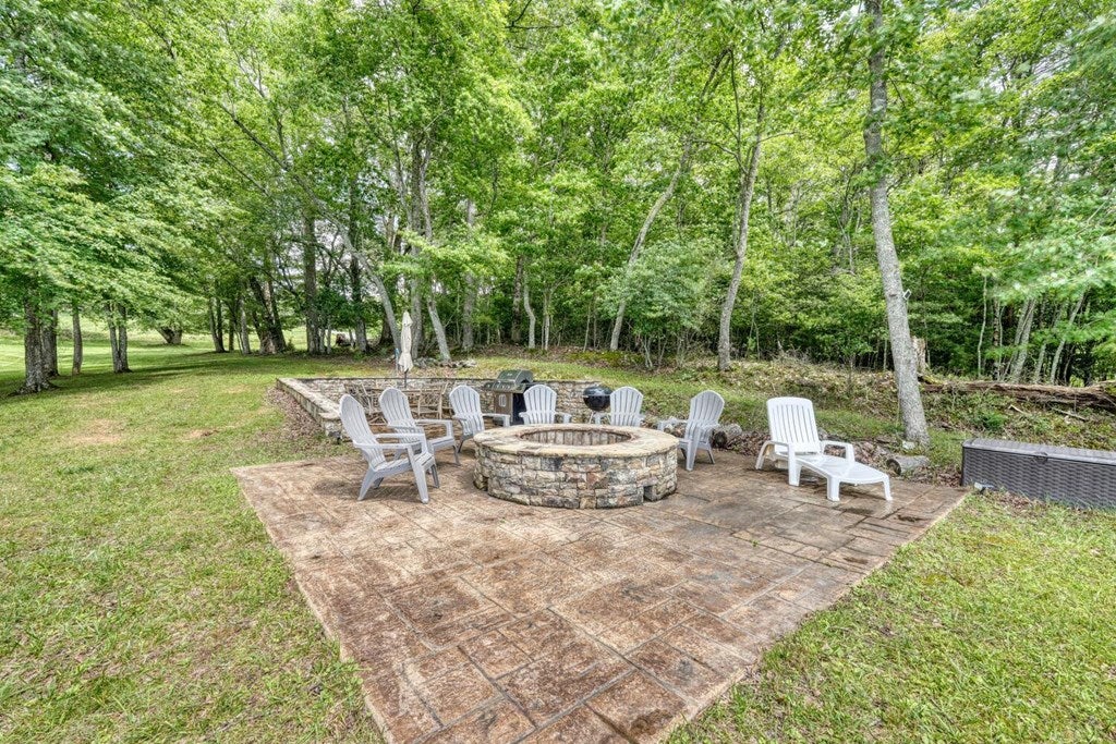 Blairsville, Georgia, 30512, United States, 4 Bedrooms Bedrooms, ,4 BathroomsBathrooms,Residential,Active,1850663