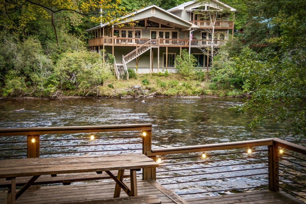 Blue Ridge, Georgia, 30513, United States, 4 Bedrooms Bedrooms, ,3 BathroomsBathrooms,Residential,Active,1945235