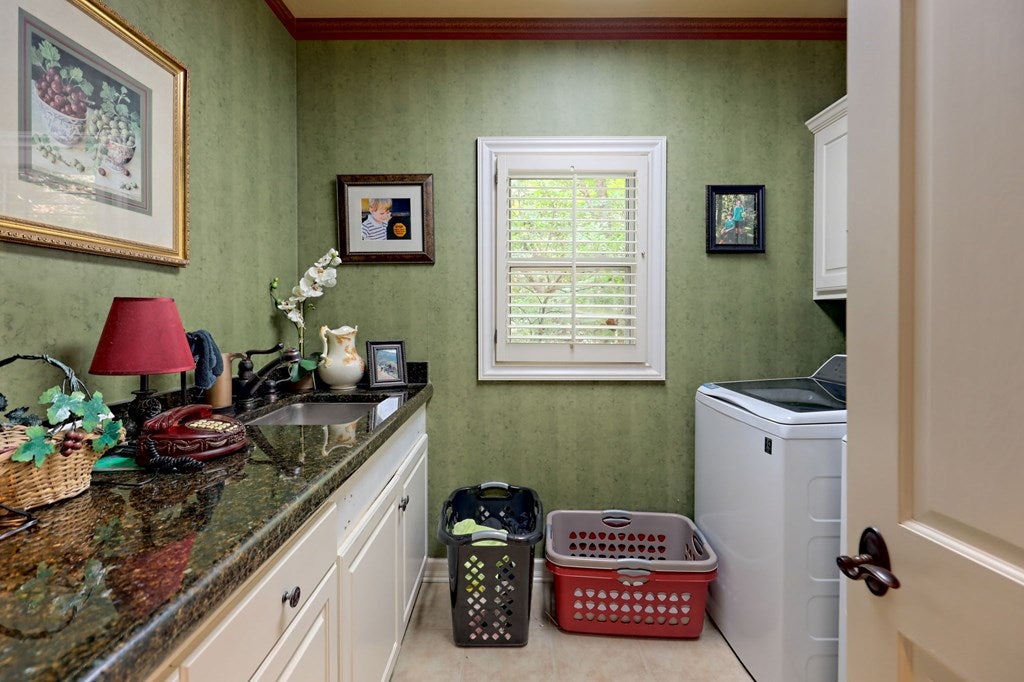 Hiawassee, Georgia, 30546, United States, 4 Bedrooms Bedrooms, ,5 BathroomsBathrooms,Residential,Active,1741595