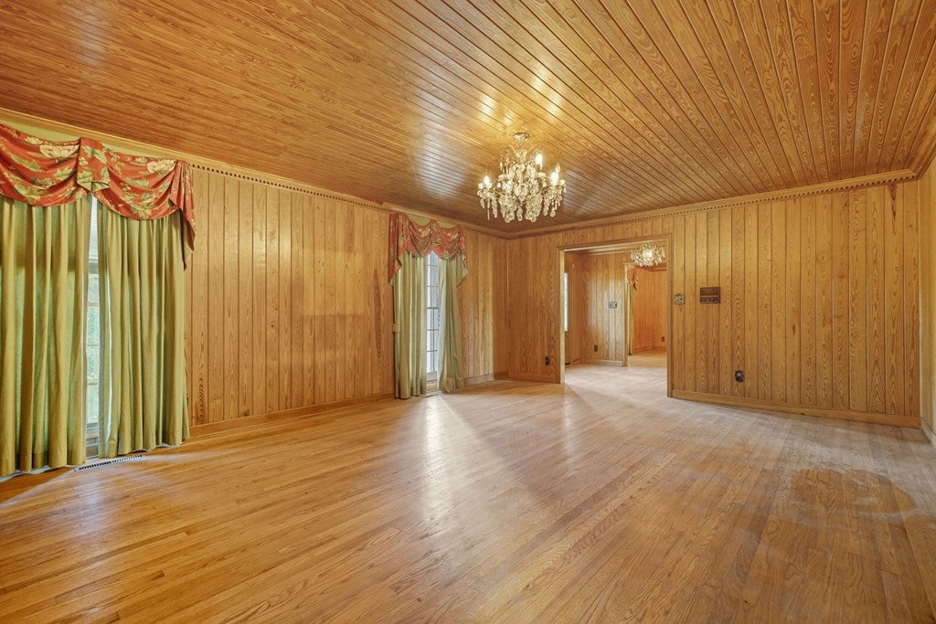 Ellijay, Georgia, 30540, United States, 4 Bedrooms Bedrooms, ,4 BathroomsBathrooms,Residential,Active,1954327
