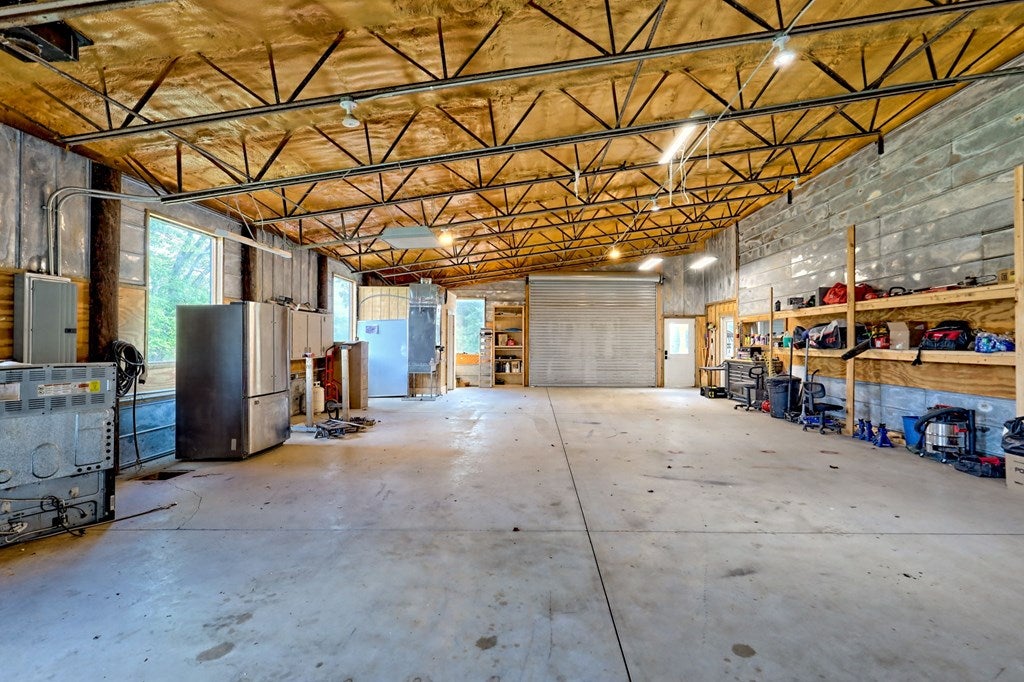 Warne, North Carolina, 28909, United States, 5 Bedrooms Bedrooms, ,6 BathroomsBathrooms,Residential,Active,1968121