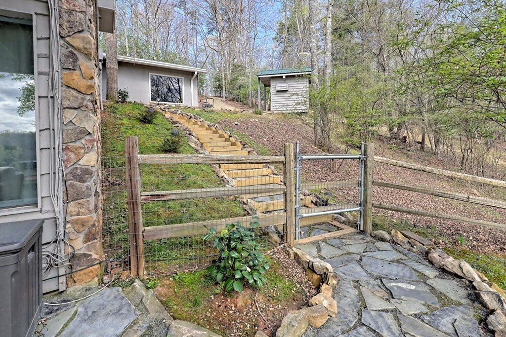 Blairsville, Georgia, 30512, United States, 3 Bedrooms Bedrooms, ,6 BathroomsBathrooms,Residential,Active,1920218