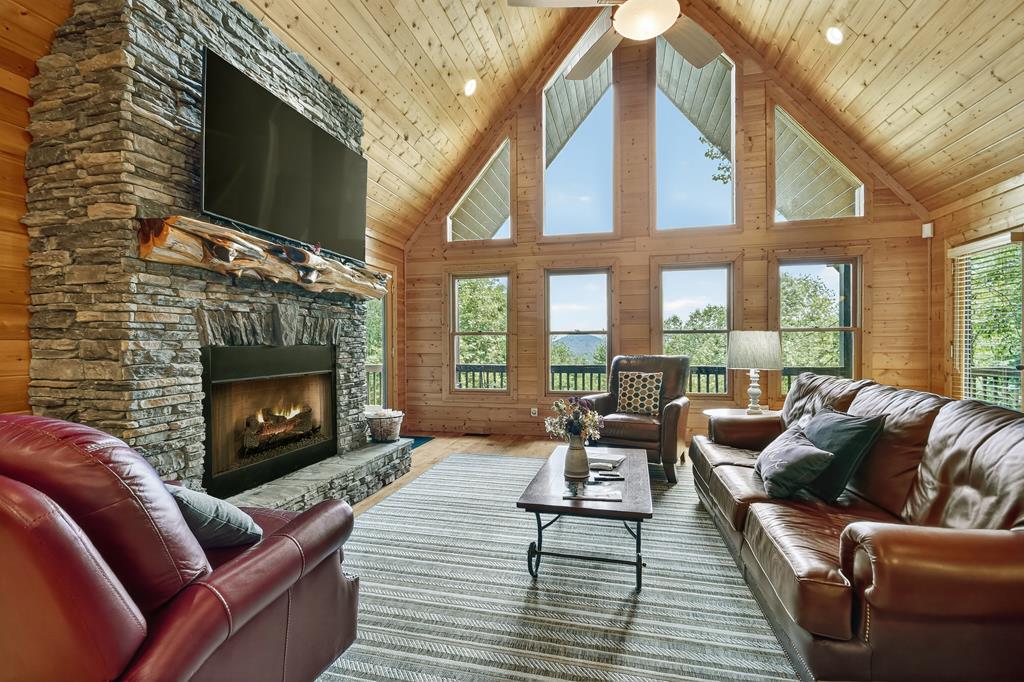 Blue Ridge, Georgia, 30513, United States, 4 Bedrooms Bedrooms, ,4 BathroomsBathrooms,Residential,Active,1877814