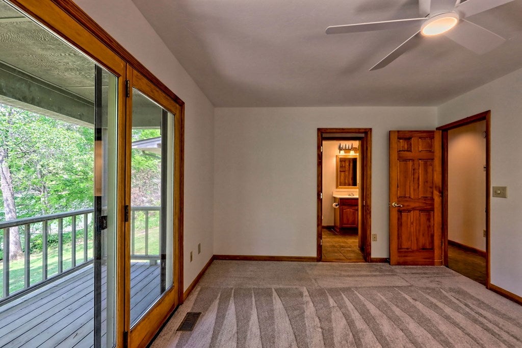 Hiawassee, Georgia, 30546, United States, 3 Bedrooms Bedrooms, ,3 BathroomsBathrooms,Residential,Active,1790158