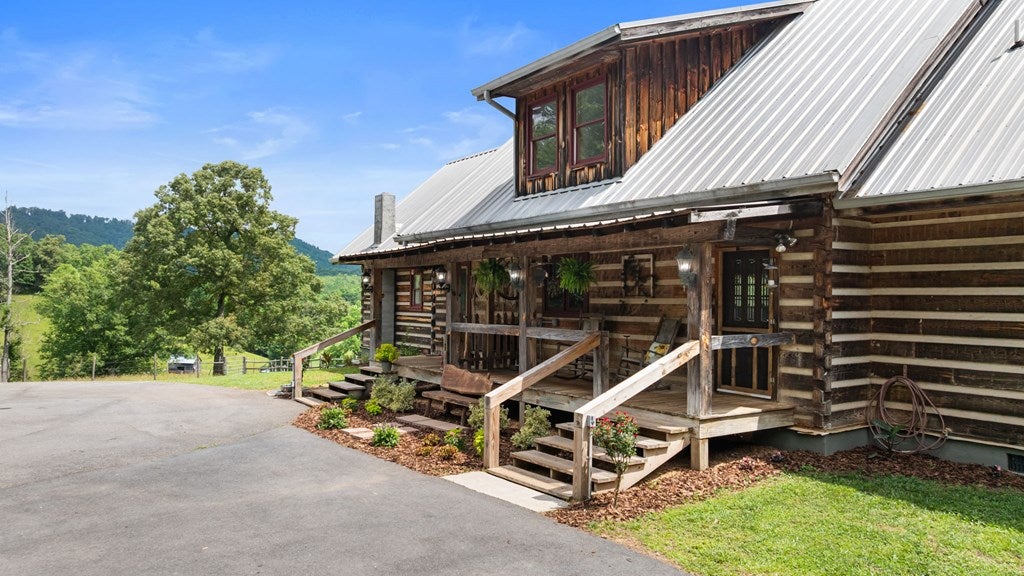 Warne, North Carolina, 28909, United States, 3 Bedrooms Bedrooms, ,3 BathroomsBathrooms,Residential,Active,1859363