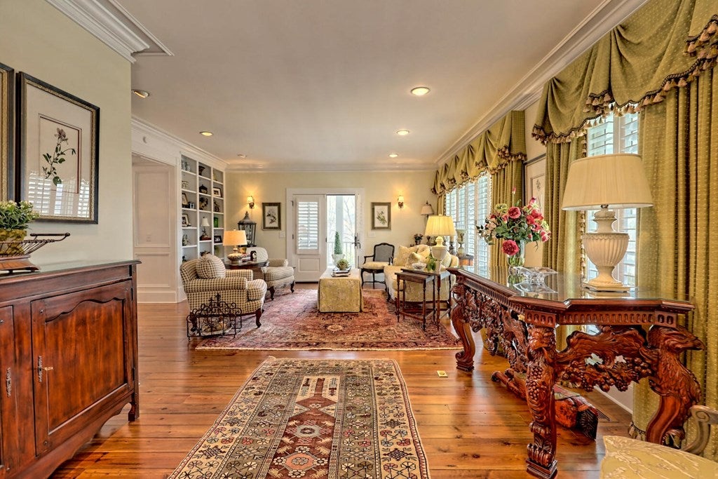 Young Harris, Georgia, 30582, United States, 4 Bedrooms Bedrooms, ,5 BathroomsBathrooms,Residential,Active,1945371