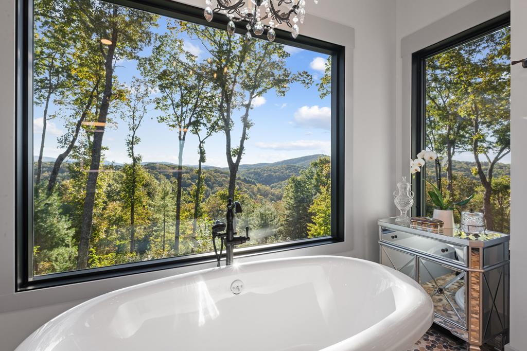 Ellijay, Georgia, 30536, United States, 3 Bedrooms Bedrooms, ,4 BathroomsBathrooms,Residential,Active,1968120