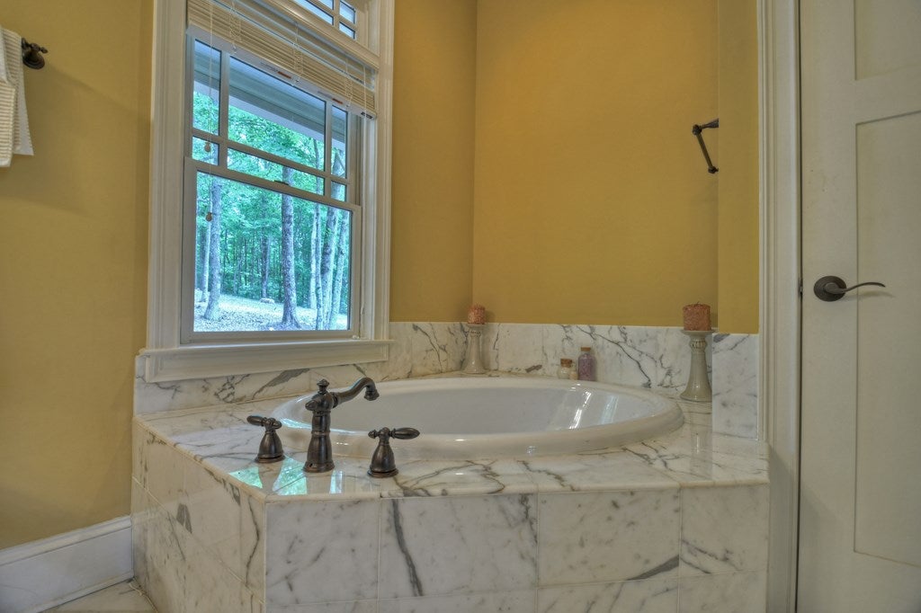 Ellijay, Georgia, 30536, United States, 6 Bedrooms Bedrooms, ,7 BathroomsBathrooms,Residential,Active,1790226