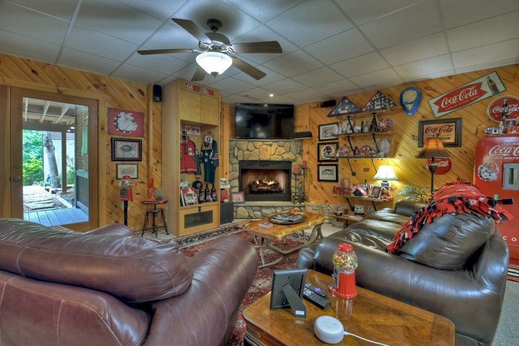 Morganton, Georgia, 30560, United States, 4 Bedrooms Bedrooms, ,6 BathroomsBathrooms,Residential,Active,1944072
