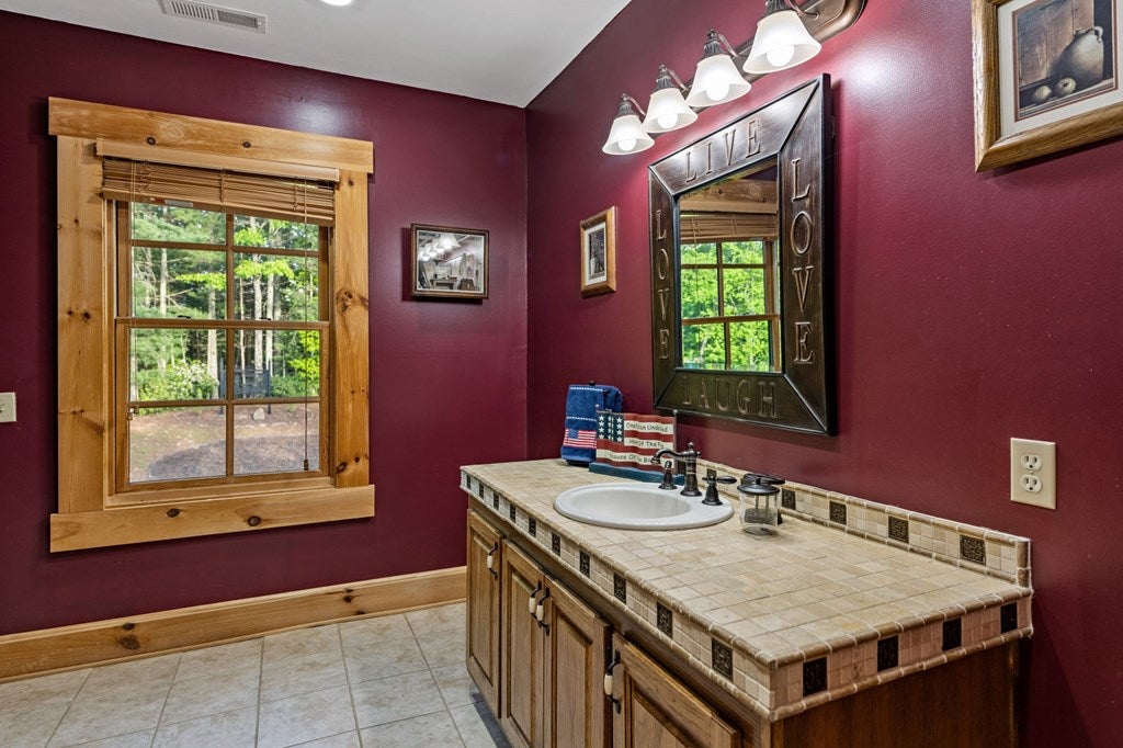 Brasstown, North Carolina, 28902, United States, 4 Bedrooms Bedrooms, ,5 BathroomsBathrooms,Residential,Active,1810516