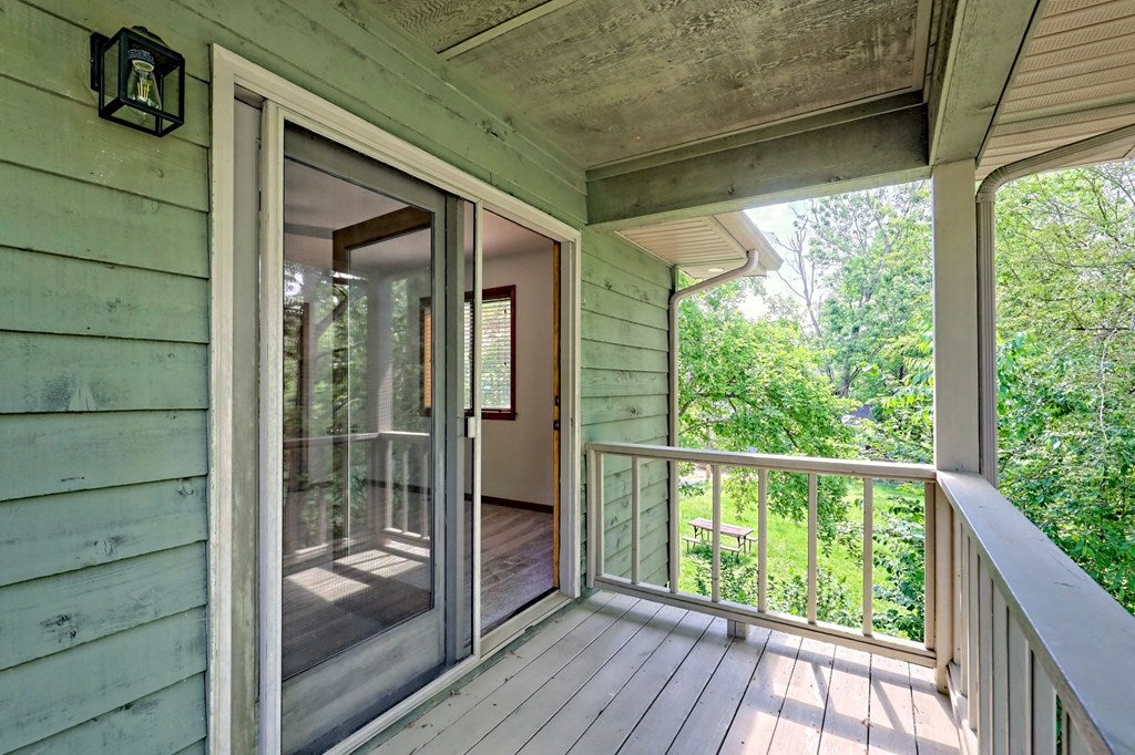Hiawassee, Georgia, 30546, United States, 3 Bedrooms Bedrooms, ,3 BathroomsBathrooms,Residential,Active,1790158