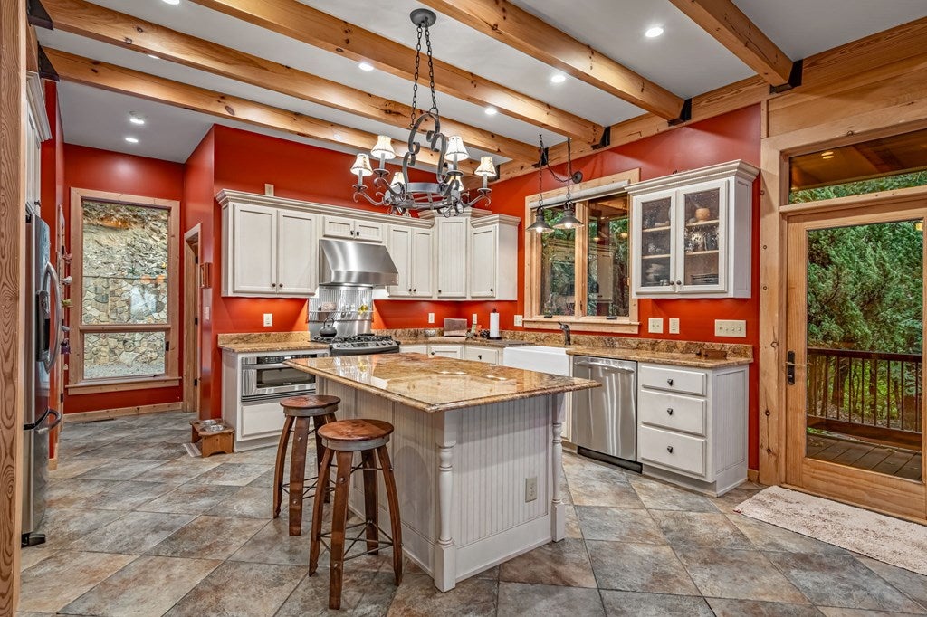 Morganton, Georgia, 30560, United States, 4 Bedrooms Bedrooms, ,5 BathroomsBathrooms,Residential,Active,1952626