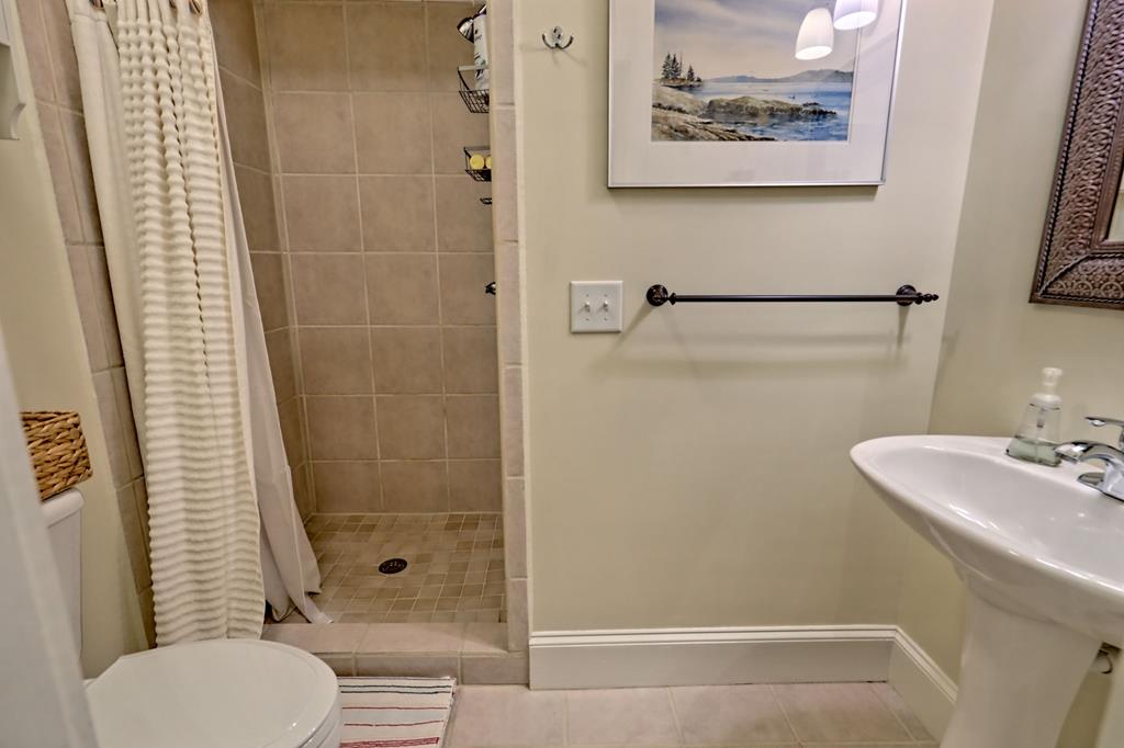 Franklin, North Carolina, 28734, United States, 3 Bedrooms Bedrooms, ,4 BathroomsBathrooms,Residential,Active,1945078