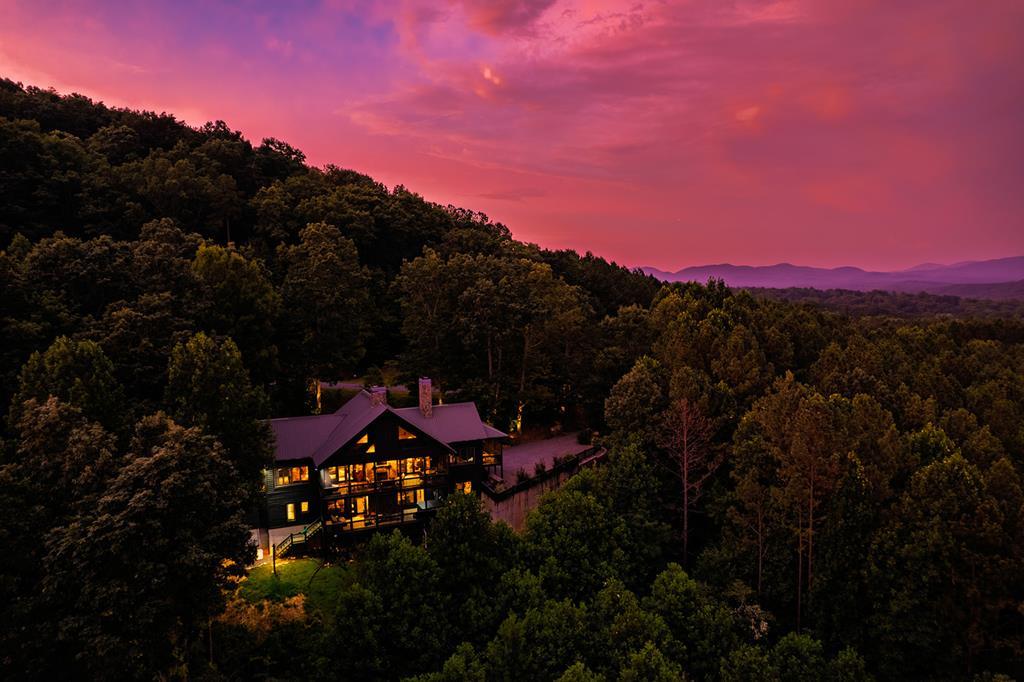 Ellijay, Georgia, 30536, United States, 6 Bedrooms Bedrooms, ,5 BathroomsBathrooms,Residential,Active,1929800