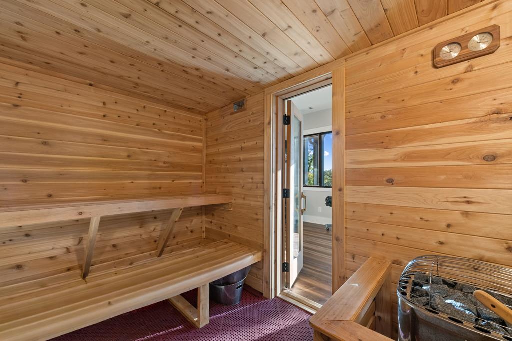 Ellijay, Georgia, 30536, United States, 3 Bedrooms Bedrooms, ,4 BathroomsBathrooms,Residential,Active,1968120