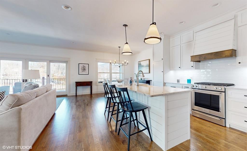 Hiawassee, Georgia, 30546, United States, 4 Bedrooms Bedrooms, ,5 BathroomsBathrooms,Residential,Active,1899221