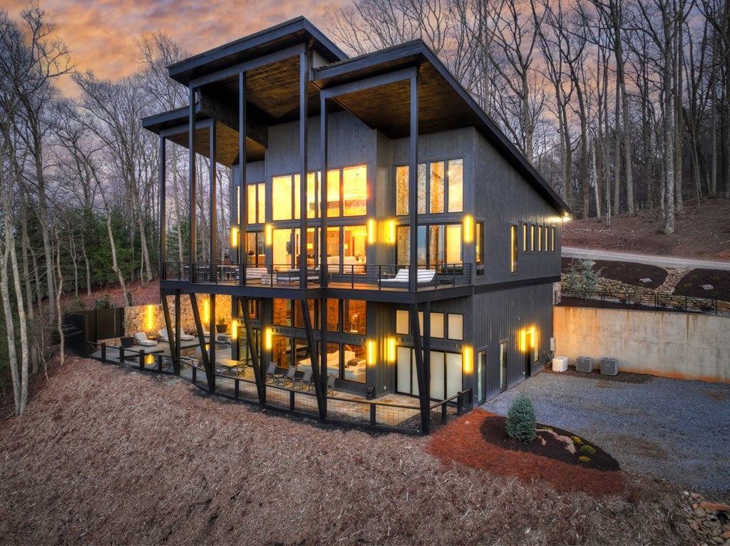 Blue Ridge, Georgia, 30513, United States, 5 Bedrooms Bedrooms, ,6 BathroomsBathrooms,Residential,Active,2017447