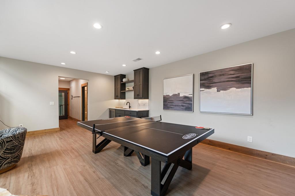 Ellijay, Georgia, 30540, United States, 5 Bedrooms Bedrooms, ,6 BathroomsBathrooms,Residential,Active,1914794