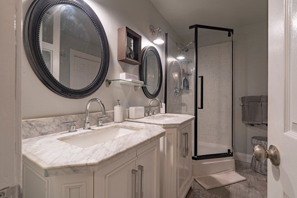 Blairsville, Georgia, 30512, United States, 5 Bedrooms Bedrooms, ,6 BathroomsBathrooms,Residential,Active,1944103