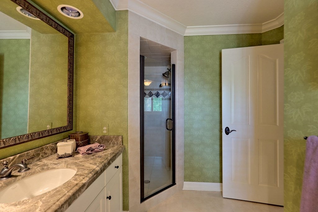 Hiawassee, Georgia, 30546, United States, 4 Bedrooms Bedrooms, ,5 BathroomsBathrooms,Residential,Active,1741595