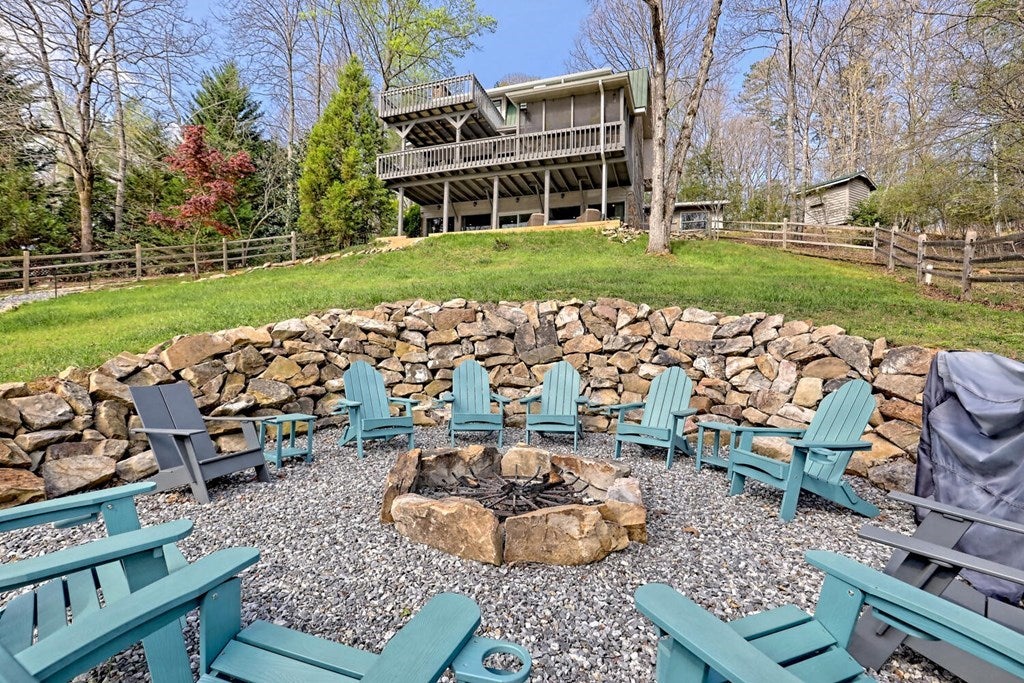 Blairsville, Georgia, 30512, United States, 3 Bedrooms Bedrooms, ,6 BathroomsBathrooms,Residential,Active,1920218