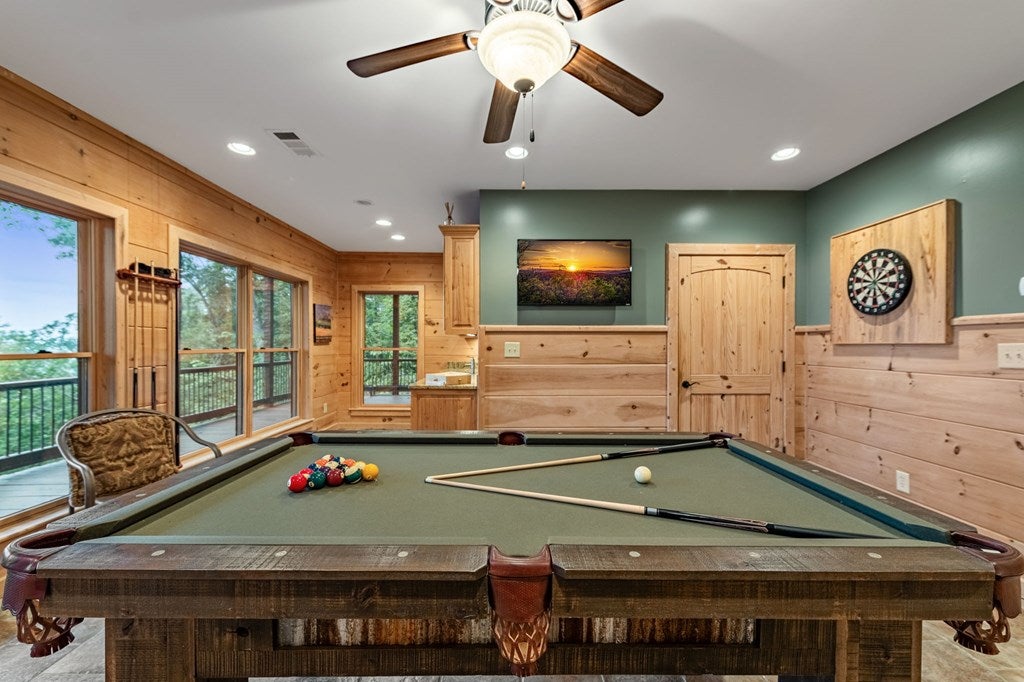 Morganton, Georgia, 30560, United States, 4 Bedrooms Bedrooms, ,5 BathroomsBathrooms,Residential,Active,1952626