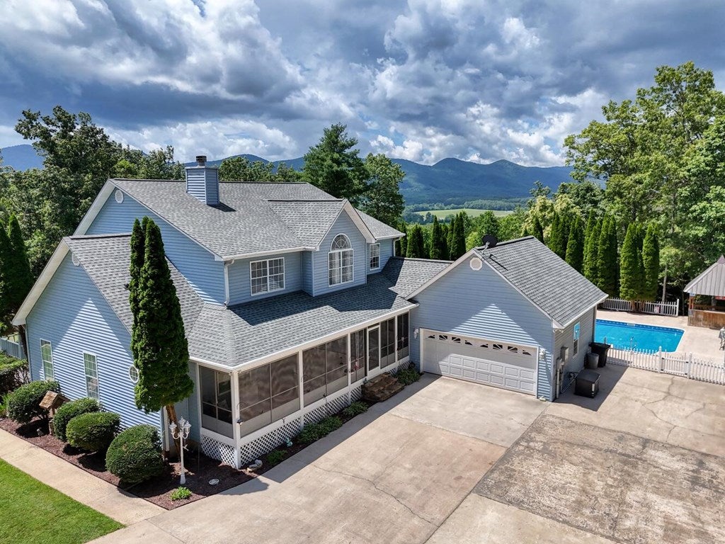 Blairsville, Georgia, 30512, United States, 4 Bedrooms Bedrooms, ,4 BathroomsBathrooms,Residential,Active,1892611