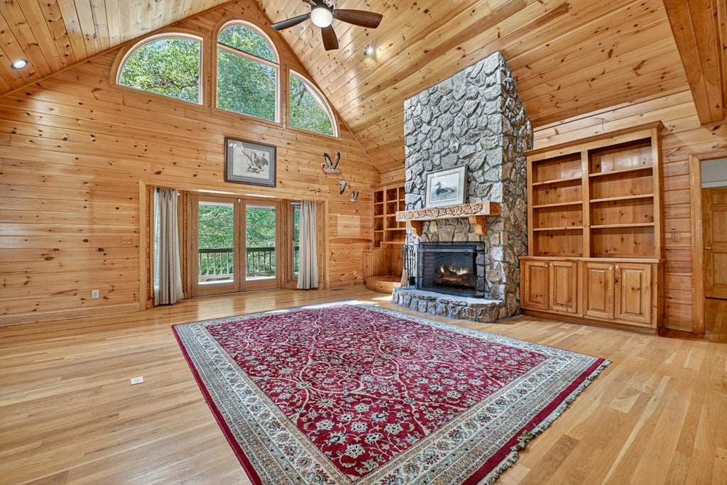 Ellijay, Georgia, 30536, United States, 3 Bedrooms Bedrooms, ,5 BathroomsBathrooms,Residential,Active,1926905