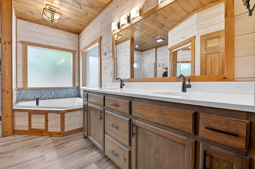 Morganton, Georgia, 30560, United States, 4 Bedrooms Bedrooms, ,4 BathroomsBathrooms,Residential,Active,1844261