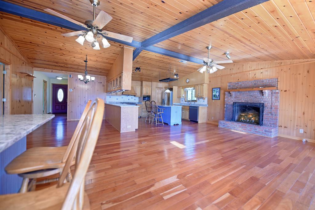 Blairsville, Georgia, 30512, United States, 3 Bedrooms Bedrooms, ,3 BathroomsBathrooms,Residential,Active,2009171