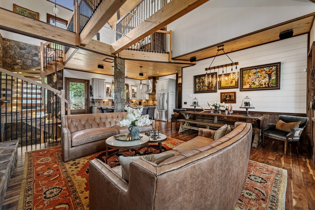 Blue Ridge, Georgia, 30513, United States, 4 Bedrooms Bedrooms, ,5 BathroomsBathrooms,Residential,Active,1904743