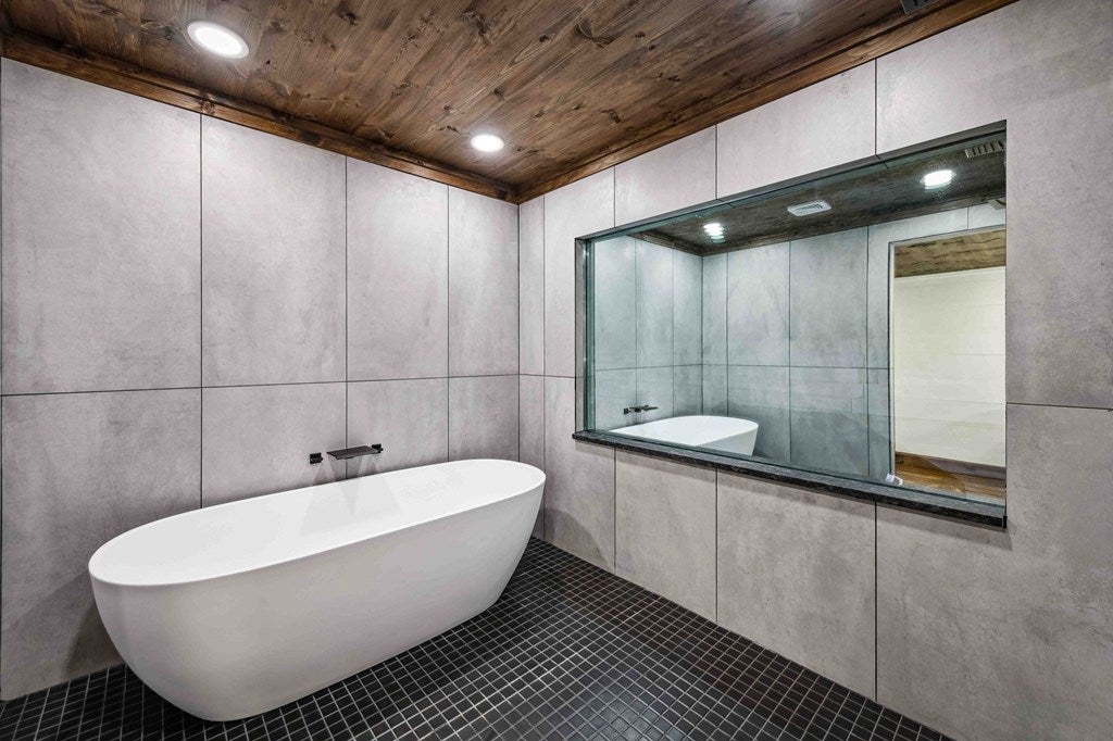 Blue Ridge, Georgia, 30513, United States, 3 Bedrooms Bedrooms, ,4 BathroomsBathrooms,Residential,Active,2008330