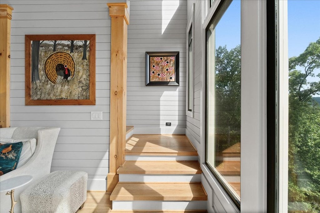 Ellijay, Georgia, 30540, United States, 5 Bedrooms Bedrooms, ,7 BathroomsBathrooms,Residential,Active,1951812