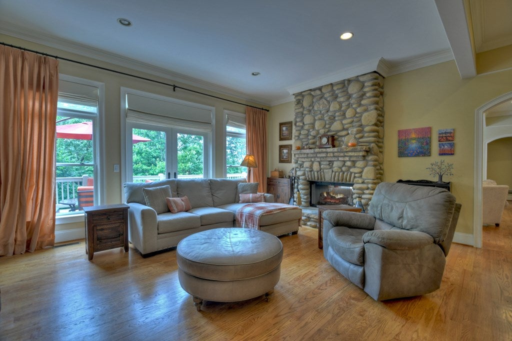 Ellijay, Georgia, 30536, United States, 6 Bedrooms Bedrooms, ,7 BathroomsBathrooms,Residential,Active,1790226