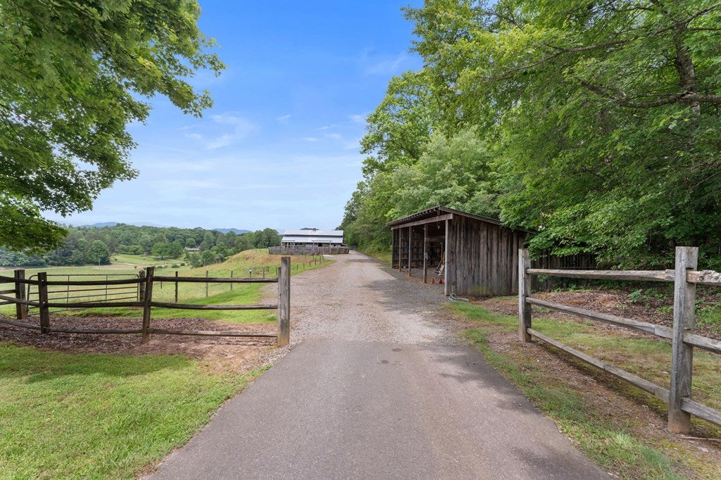 Warne, North Carolina, 28909, United States, 3 Bedrooms Bedrooms, ,3 BathroomsBathrooms,Residential,Active,1859363