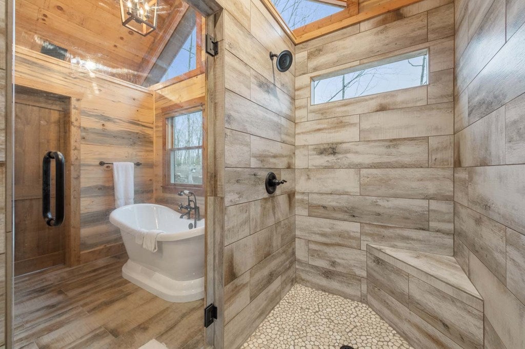 Blue Ridge, Georgia, 30513, United States, 4 Bedrooms Bedrooms, ,4 BathroomsBathrooms,Residential,Active,1965858