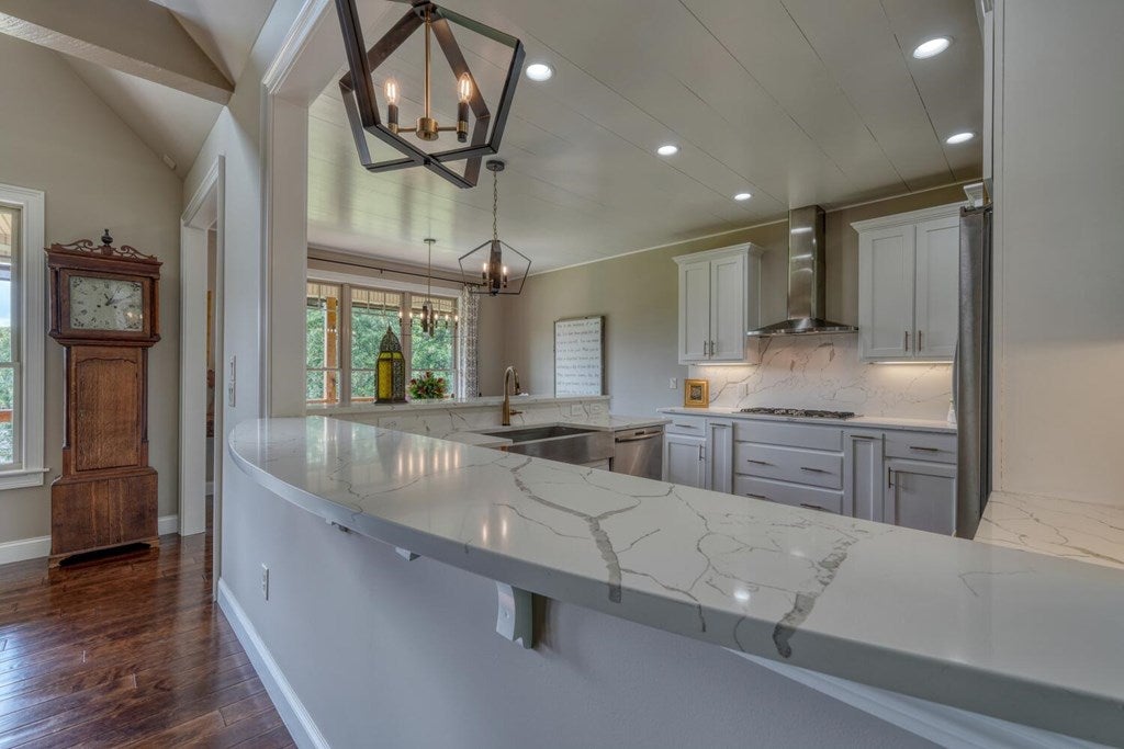 Blairsville, Georgia, 30512, United States, 4 Bedrooms Bedrooms, ,4 BathroomsBathrooms,Residential,Active,1850663