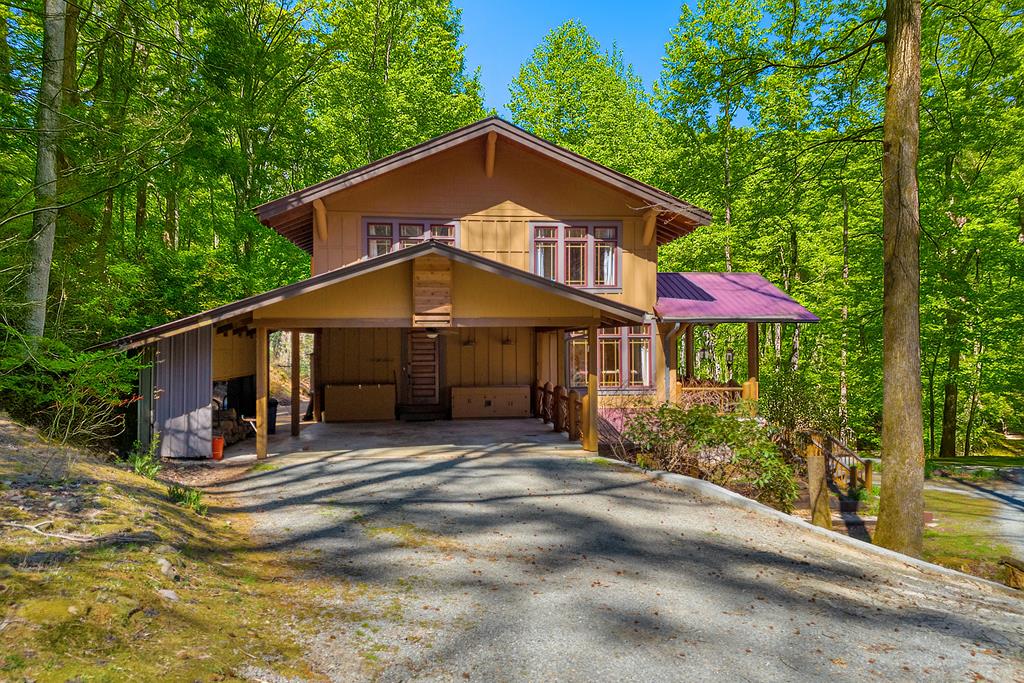 Cherry Log, Georgia, 30522, United States, 4 Bedrooms Bedrooms, ,5 BathroomsBathrooms,Residential,Active,1959948