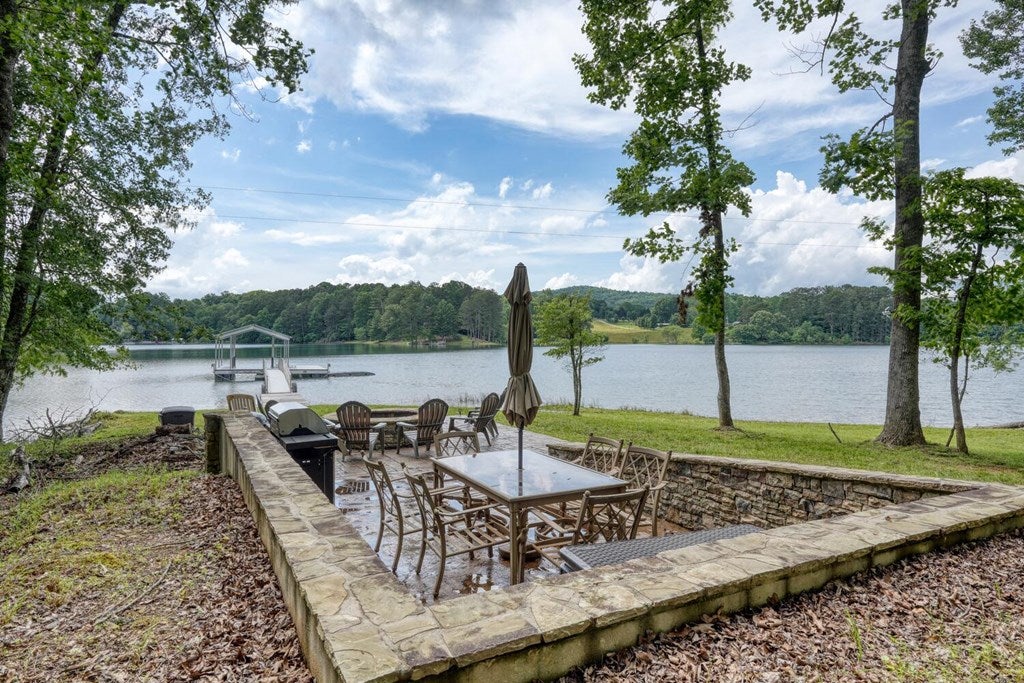 Blairsville, Georgia, 30512, United States, 4 Bedrooms Bedrooms, ,4 BathroomsBathrooms,Residential,Active,1850663