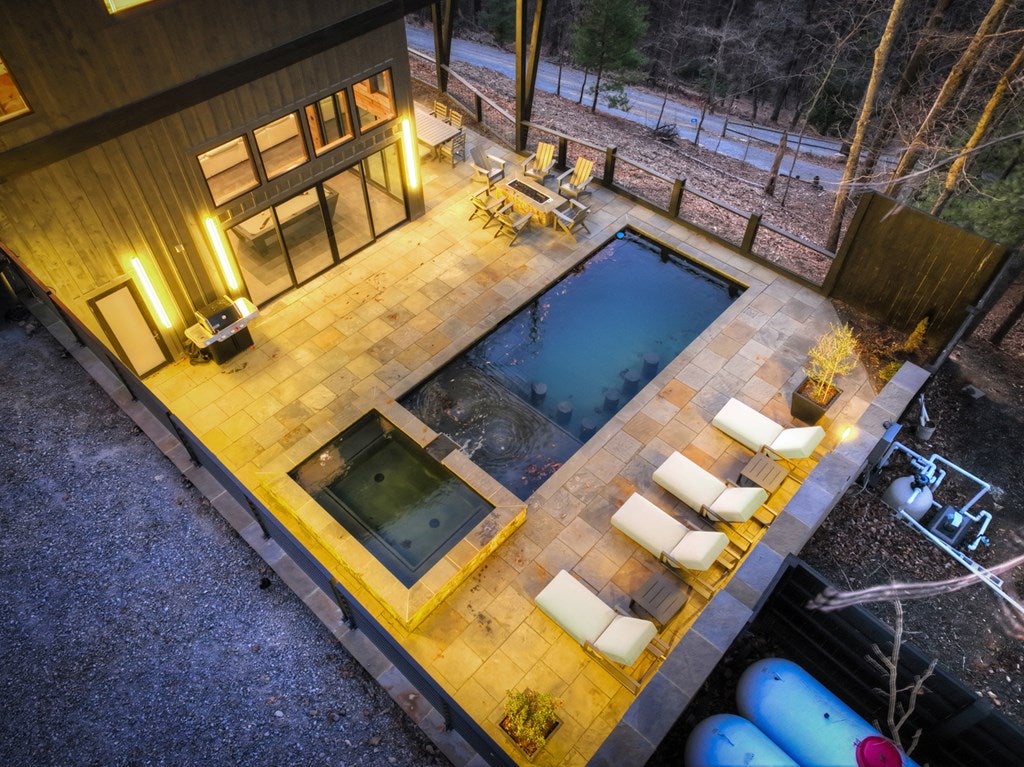 Blue Ridge, Georgia, 30513, United States, 5 Bedrooms Bedrooms, ,6 BathroomsBathrooms,Residential,Active,2017447